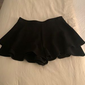 Zara ruffle hem shorts